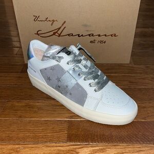 Vintage Havana Jamie Leather Sneaker White, gray & Silver stars Women’s Size 11